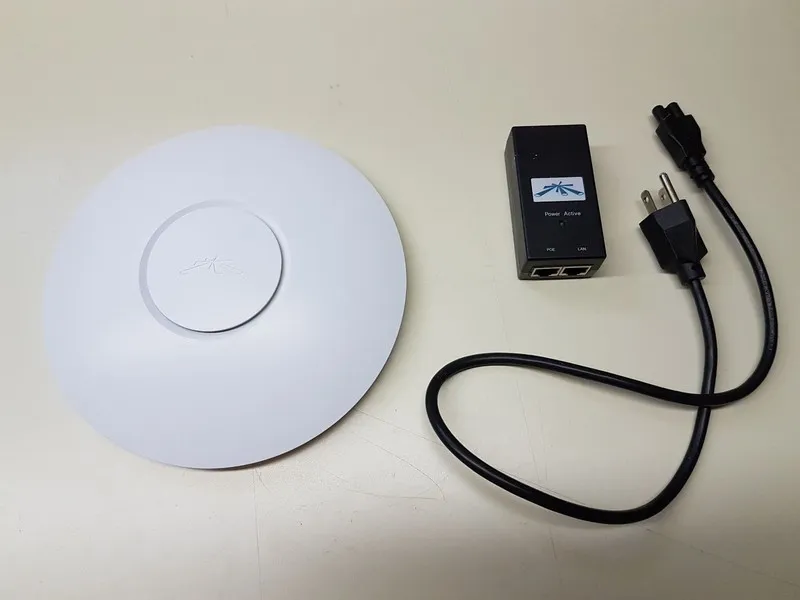 Точка доступа Wi-Fi Ubiquiti Networks UniFi AP UAP SWX-UAP 6545A-UAP Wireless Ac