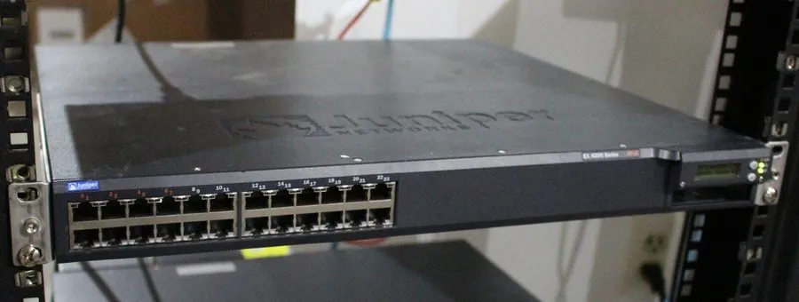 Коммутатор Juniper EX 4200 EX4200-24T Gigabit Network Switch 12.3R12-S21 Latest 