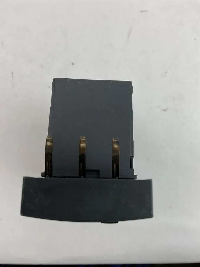 Автоматический выключатель SCHNEIDER GV2ME073/1.6-2.5A CIRCUIT BREAKER LC1D123BL