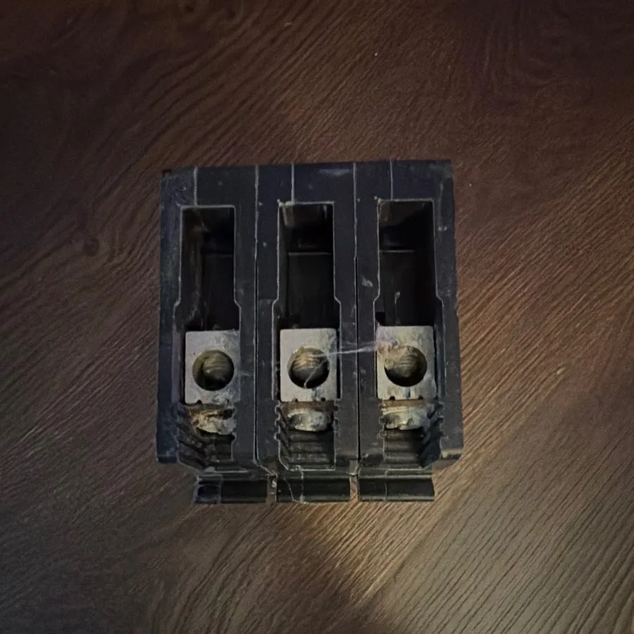 Автоматический выключатель Square D EJB34040 40A 3-Pole 480V Circuit Breaker I-L