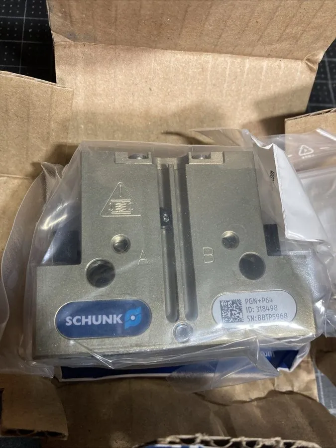 Робот Schunk Universal Gripper 0303510 PZN-plus 64-1-AS