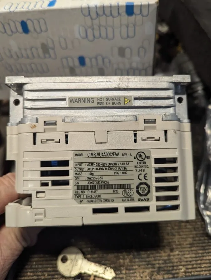 Частотный преобразователь Yaskawa CIMR-VU4A0002FAA V1000 AC Drive REV C 380-480V