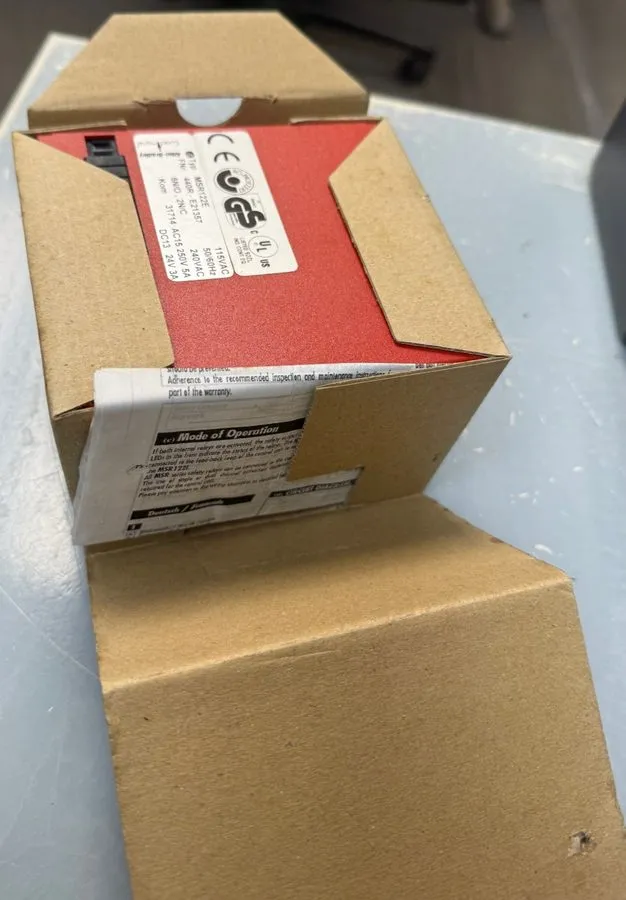 Реле безопасности Allen Bradley 440R-E21357 Series A GuardMaster Relay MSR122E 1 — фото лота 1