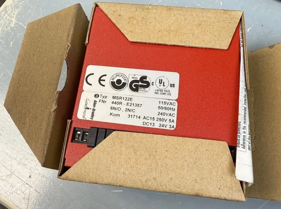 Реле безопасности Allen Bradley 440R-E21357 Series A GuardMaster Relay MSR122E 1 — фото лота 2