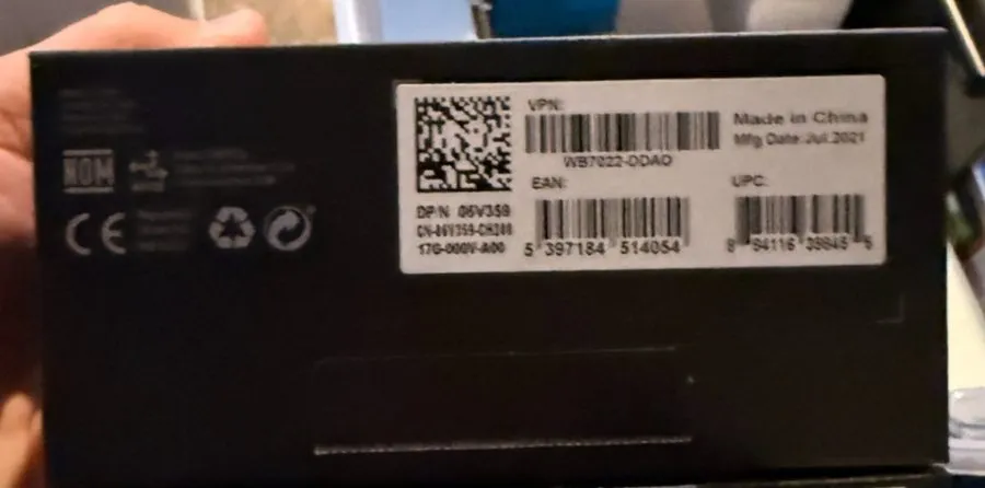 Монитор Dell UltraSharp WB7022 Webcam colour 8.3 MP 3840 x 2160 USB — фото лота 1