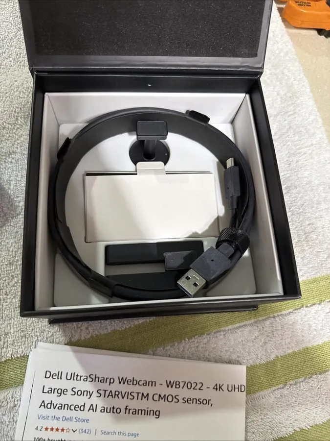 Монитор Dell UltraSharp WB7022 Webcam colour 8.3 MP 3840 x 2160 USB