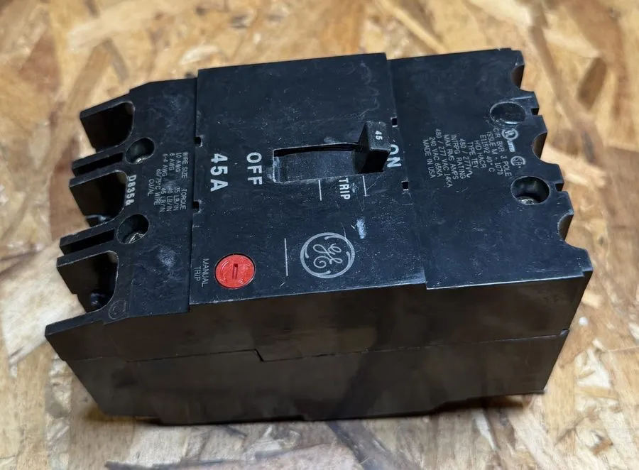 Автоматический выключатель GE TEY345 45A 3-Pole 480V Circuit Breaker Manual Trip — фото лота 2