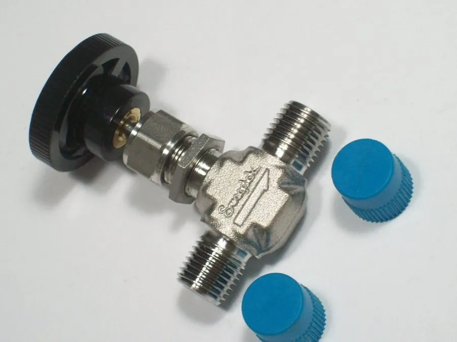 Клапан Swagelok SS-1VM4 Needle Valve Vee Stem 1/2” Male NPT Stainless Steel