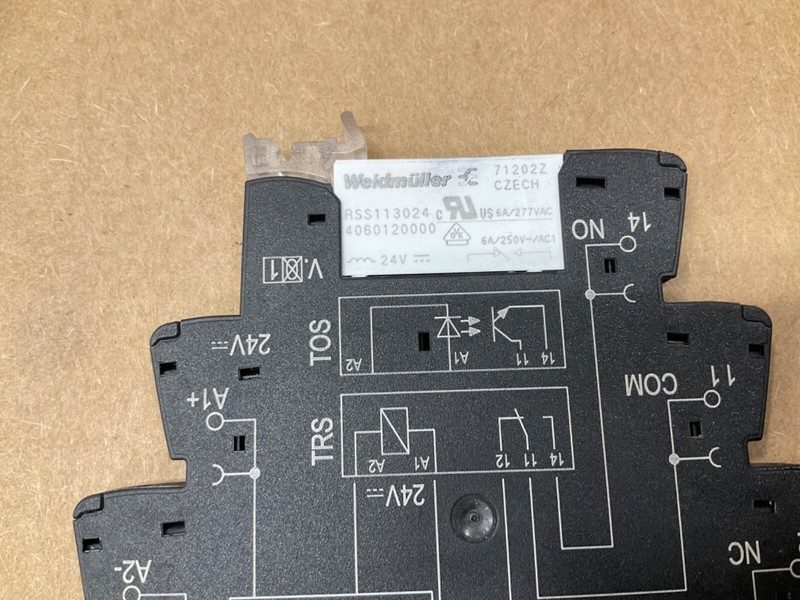 Колодка реле 1-pc Weidmuller 300V 8A D-32758 Detmold SDI 2CO Relay Socket 776005