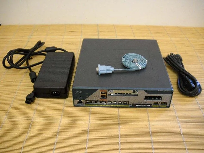 Маршрутизатор Cisco C1861-SRST-C-B/K9 Integrated Services Router Voice Security