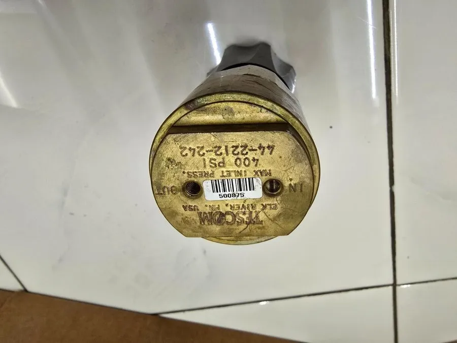 Трубопроводная арматура Testcom Pressure Regulator Model 44-2212-242 — фото лота 2