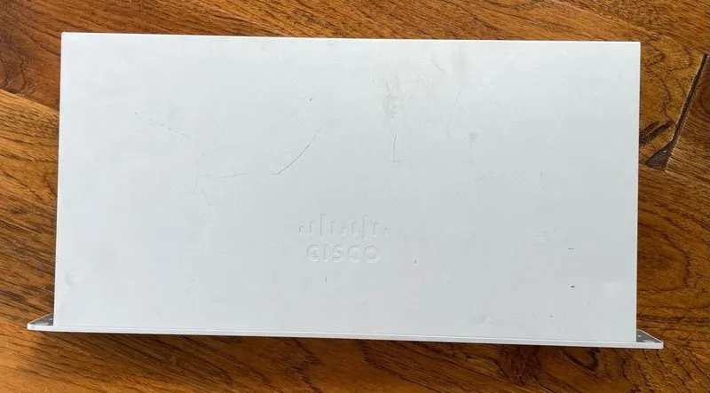 Коммутатор Cisco Meraki MS210-24P-HW UNCLAIMED 24 Port PoE Switch 370W Cloud Man — фото лота 1