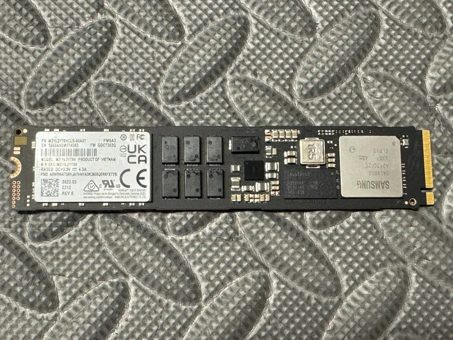 SSD-накопитель Samsung PM9A3 1.92TB M.2 SSD 22110 NVME PCIe 4.0 X4 MZ1L21T9HCLS-