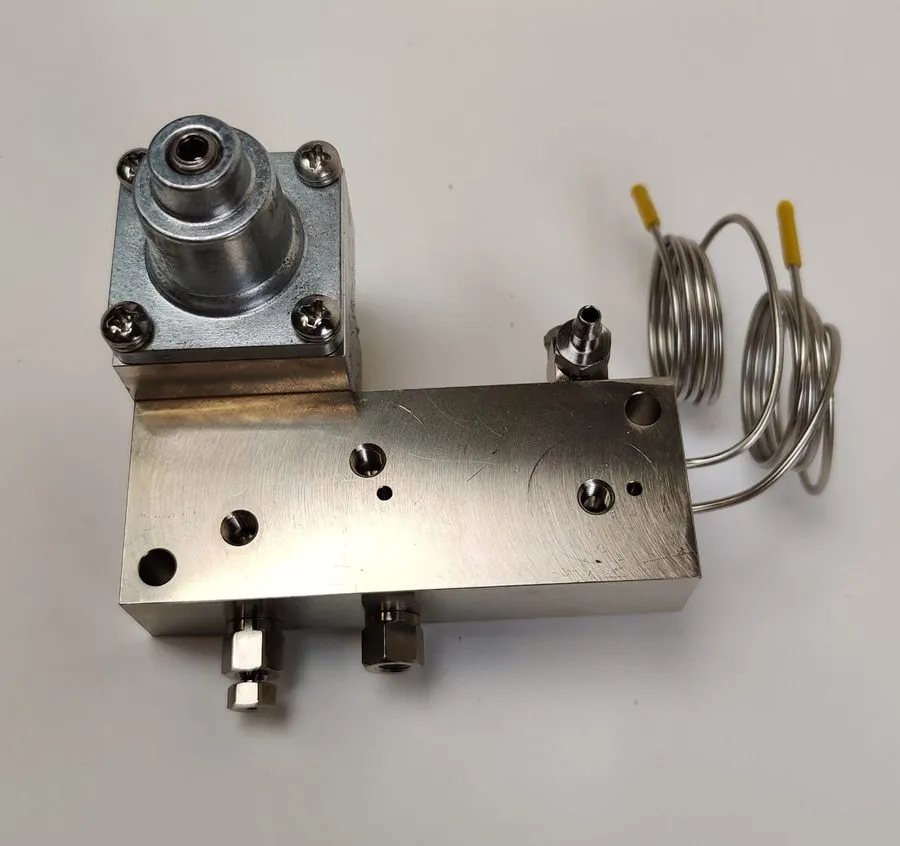 Клапан PerkinElmer N670-1021 Clarus 680 GC Pressure Regulator Valve 250psig 50cc — фото лота 1