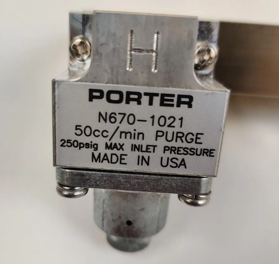 Клапан PerkinElmer N670-1021 Clarus 680 GC Pressure Regulator Valve 250psig 50cc — фото лота 2