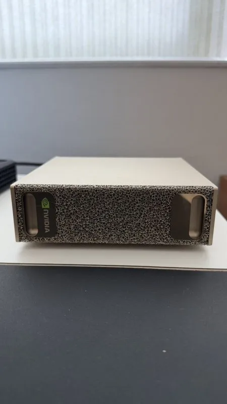 GPU-сервер DGX Spark NVIDIA GB10 Grace Blackwell Superchip, 128 GB LPDDR5x, 4 TB — фото лота 1