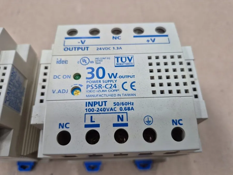 Блок питания IDEC PS5R-C24 DIN Rail Power Supply 30W 24VDC 1.3A 100-240VAC Input