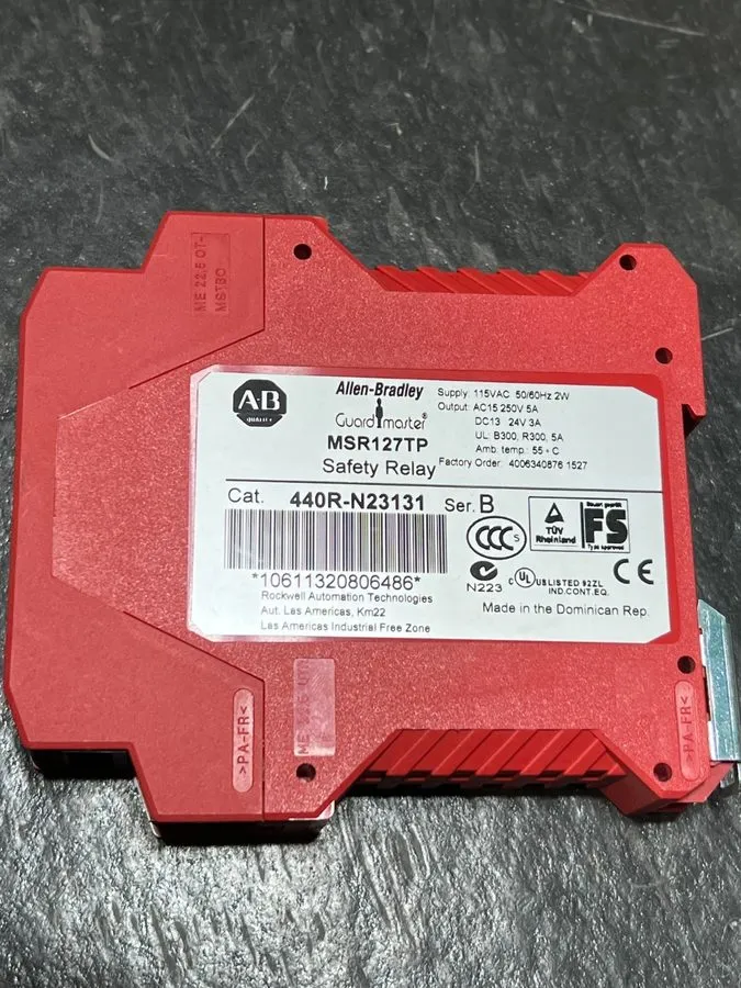 Реле безопасности Allen Bradley 440R-N23131 GuardMaster MSR127TP Safety Relay