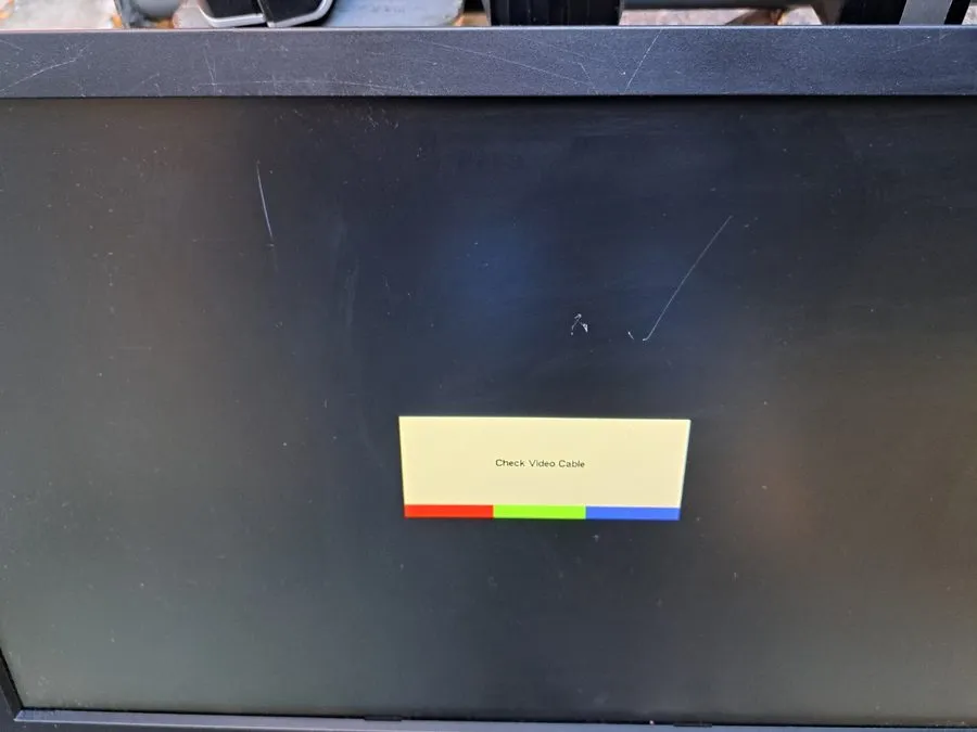 Монитор HP EliteDisplay E231i 23" FHD Widescreen IPS LCD Monitor No Stand. SCRAT