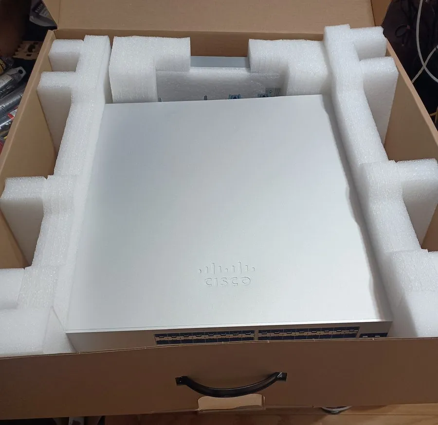 Коммутатор Cisco Meraki MS410-32-HW 32-Port 1Gb SFP 4-Port 10Gb SFP+ L3 Switch U