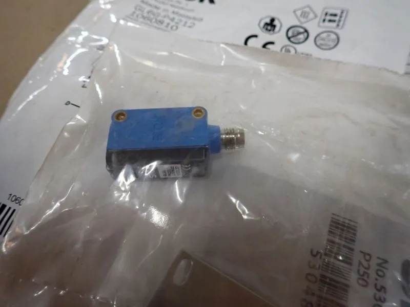 Фотоэлектрический датчик SICK GL6G-P4212 photoelectric switch Sensor — фото лота 1