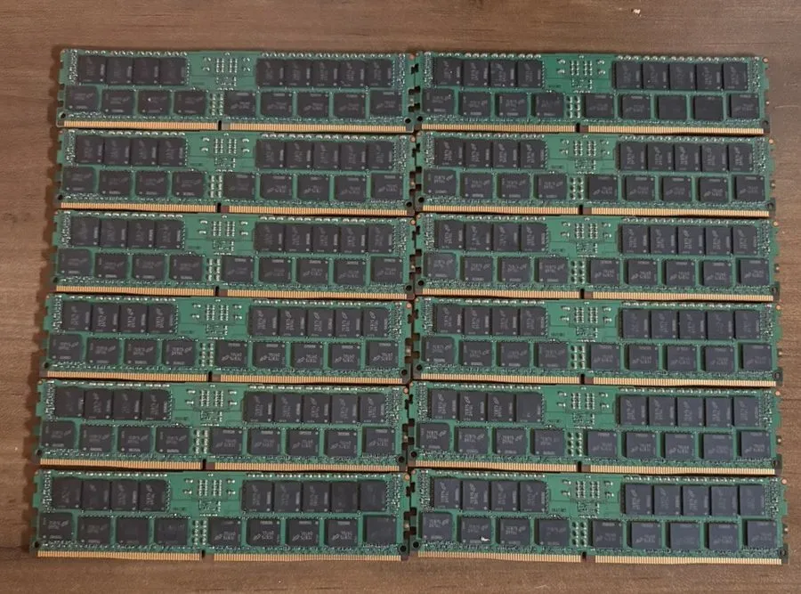 Модуль памяти Mixed Brand PC4-2400T-RB1-11 DDR4 Server RAM