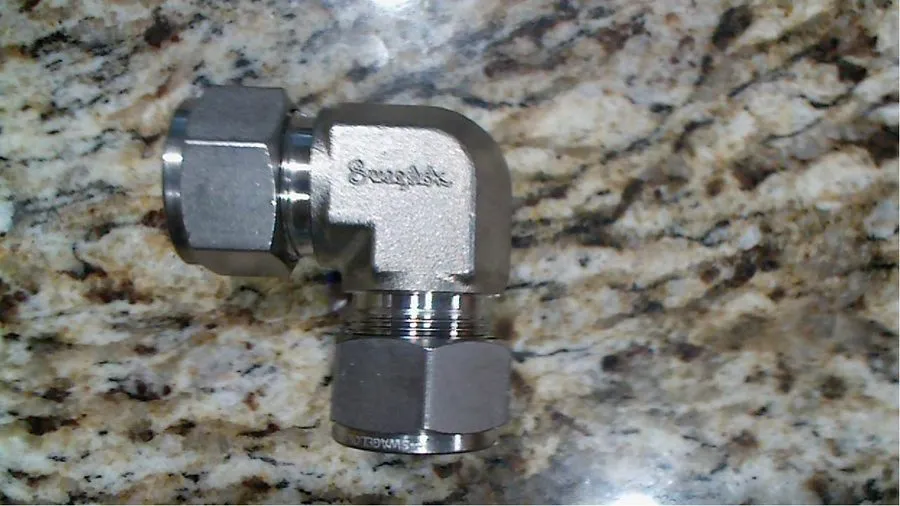 Фитинг SS-1210-2-12