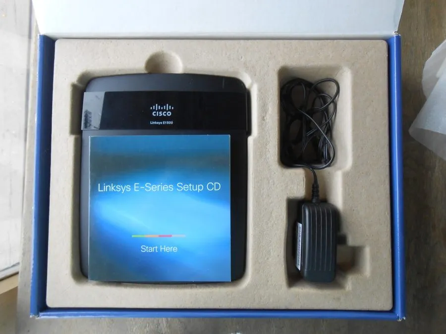 Маршрутизатор Cisco Linksys E1500 Wireless-N Router w/ 4-Ports & Speed Boost Tec