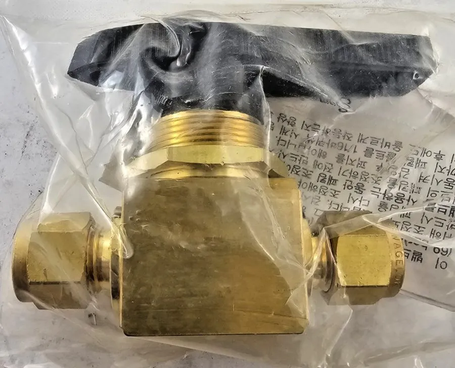 Клапан Whitey B-44S6 (BOX OF 2) Brass Ball Valve Swagelok — фото лота 1