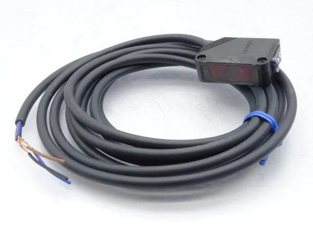 Фотоэлектрический датчик Omron E3Z-T61A-D Photoelectric Sensor 12-24 Vdc