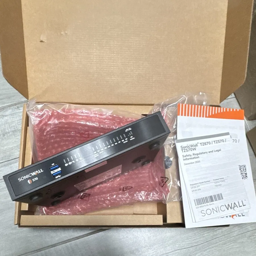 Межсетевой экран SonicWall TZ570 Network Security/Firewall Appliance — фото лота 1