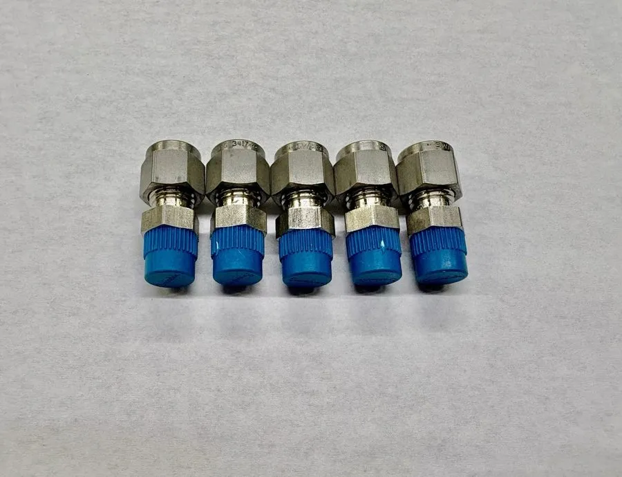 Фитинг Swagelok SS-400-1-2, 1/4 M TUBE X 1/8 M NPT, 316 SST Tube/Pipe Fitting