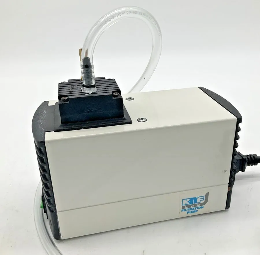 Насос KNF Neuberger UN811KVP Diaphragm Vacuum Pump w/ Tubing Oil-Free Lab Pump — фото лота 1