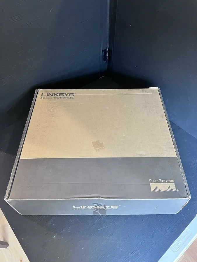 Коммутатор Cisco SFE2000 24 Port 10/100 Ethernet Switch