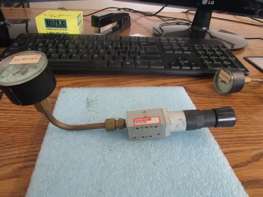 Регулятор давления Numatics 031RS700O Pneumatic Pressure Regulator
