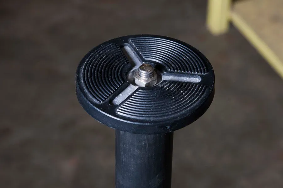 Оборудование видеонаблюдения Gitzo G1548G Giant Carbon Fiber Tripod 90 inches Co — фото лота 2
