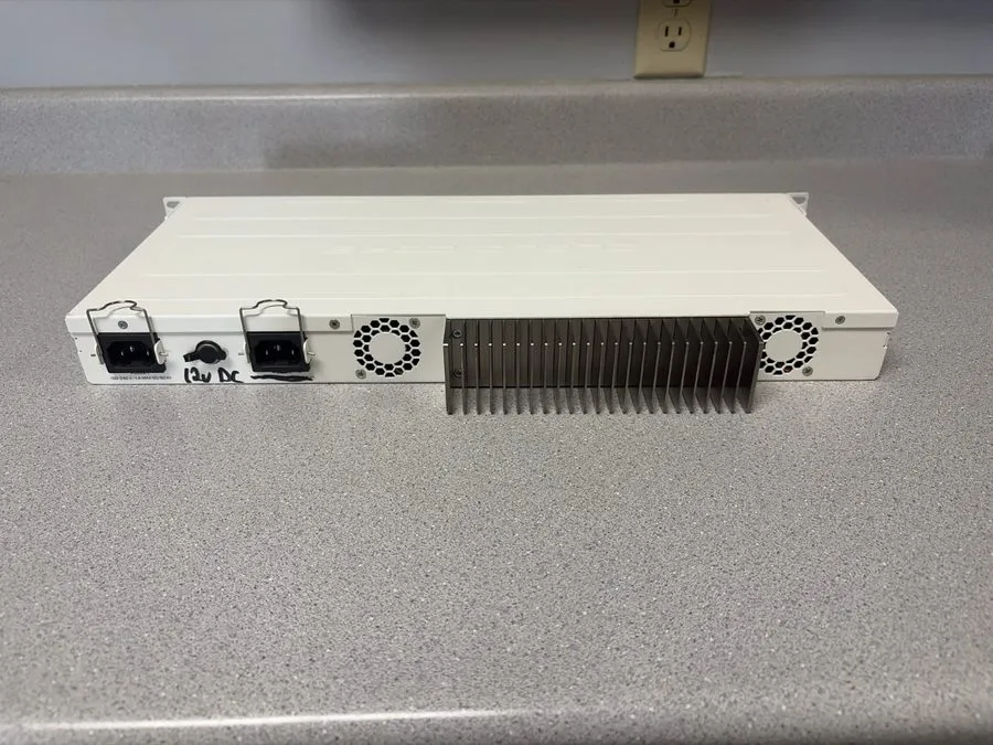 Маршрутизатор Mikrotik CCR2004-1G-12S+2XS wired router Gigabit Ethernet White — фото лота 1