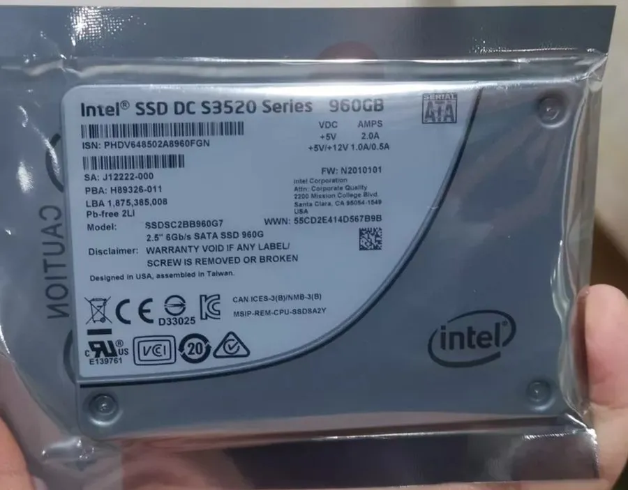 SSD-накопитель Intel DC S3520 Series 960GB SSD 2.5" SATA 6Gbs Solid State Drive