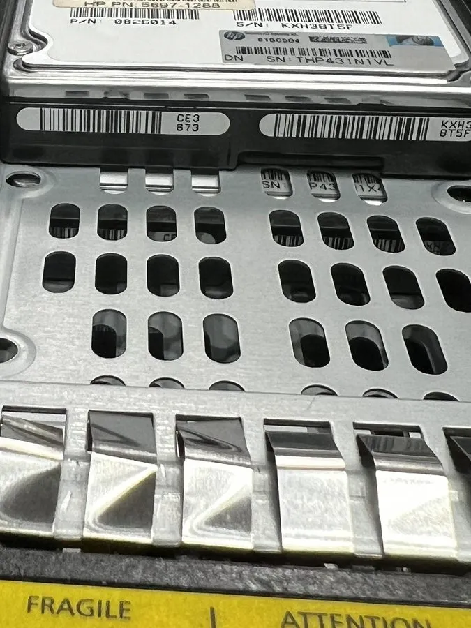 Жёсткий диск HP 697389-001 900GB 6G 10K 2.5 SFF SAS HDD (M6710) Hard Disc Drive