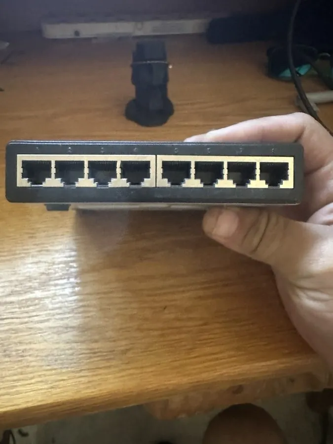 Коммутатор Cisco 8 Port 10/100/1000 Gigabit Ethernet Switch SD2008