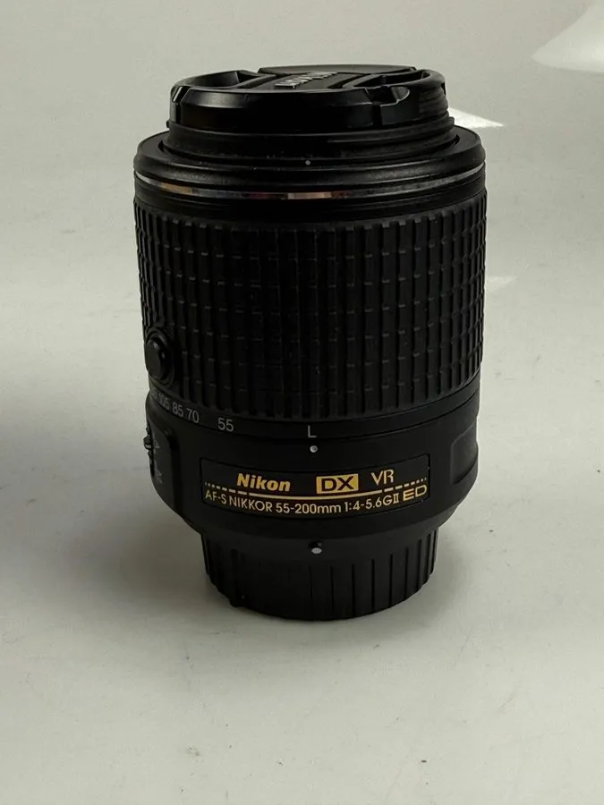 Объектив Nikon AF-S VR Nikkor 55-200mm f/4-5.6 G ED DX Zoom Lens w/ Len Caps
