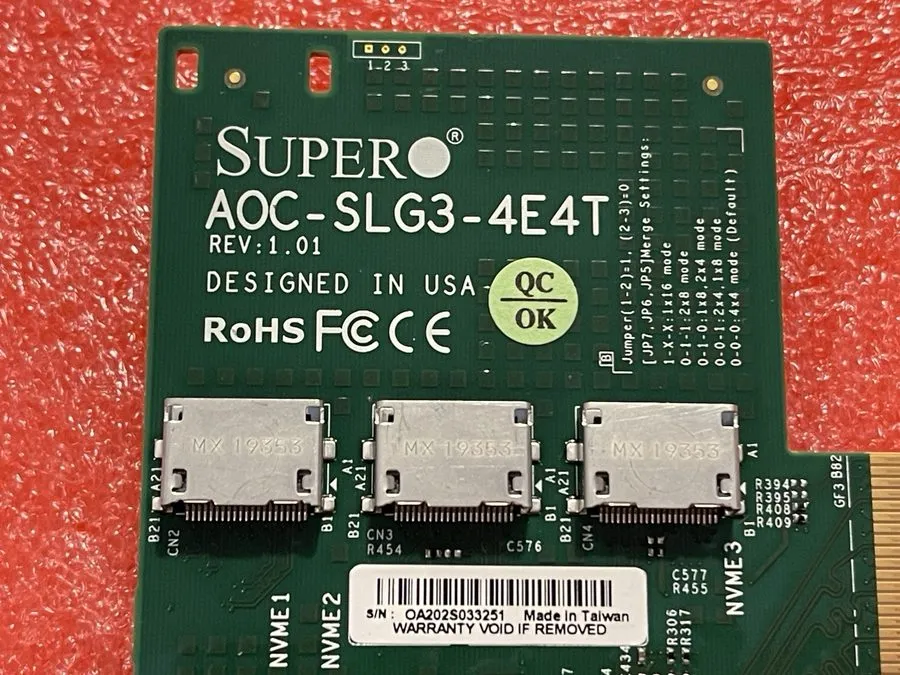 Кабель Supermicro AOC-SLG3-4E4T 12.8GB/s Quad-Port Gen-3 Internal NVMe HBA Raid  — фото лота 1