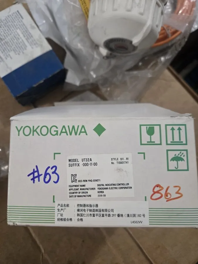 Датчик температуры YOKOGAWA UT32A -000-11-00 TEMPERATURE CONTROLLER — фото лота 1