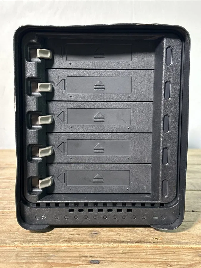СХД DEFECTIVE Drobo 5D DRDR5A 5Bay Storage NAS Thunderbolt 2 NO DRIVES OR PO G3D