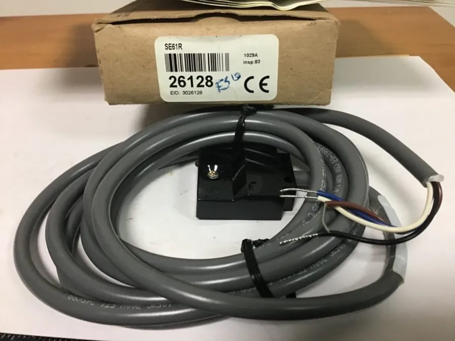 Фотоэлектрический датчик BANNER SE61R Econo-beam Photoelectric Sensor
