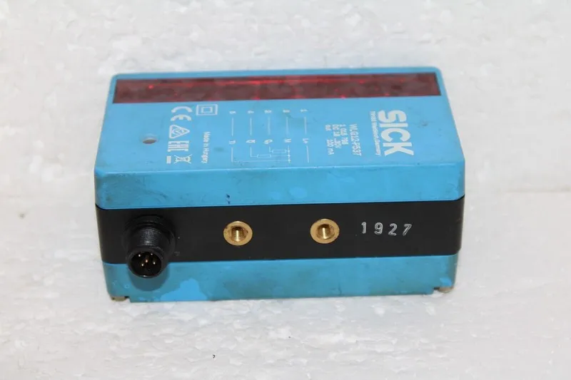 Фотоэлектрический датчик SICK WLG12-P537 Photoelectric Retro-Reflective Sensor P
