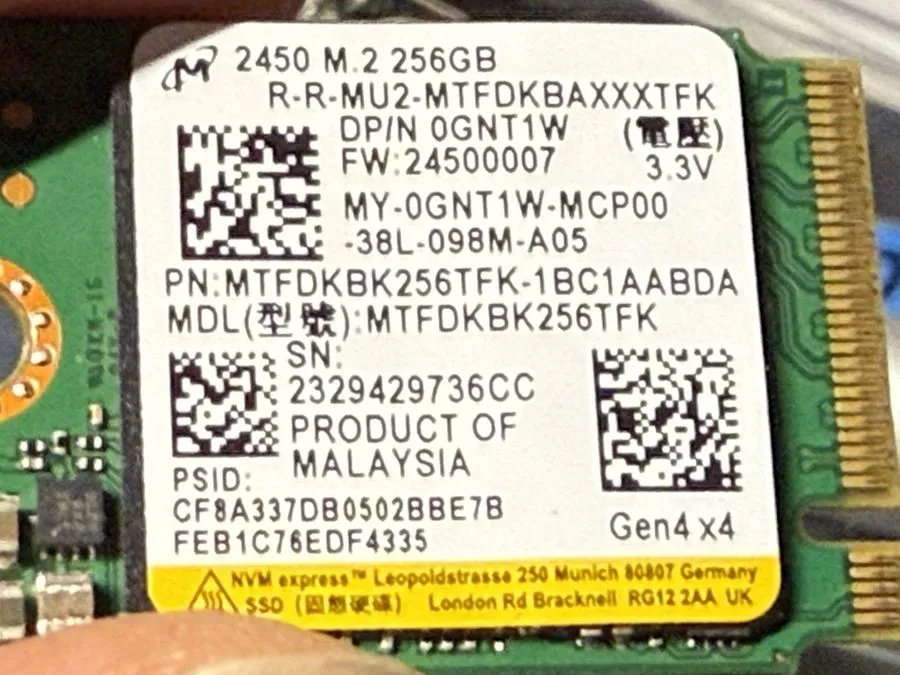 SSD-накопитель { x} Micron 2450 256GB M.2 2230 PCIe Gen4 x4 NVMe SSD MTFDKBK256T