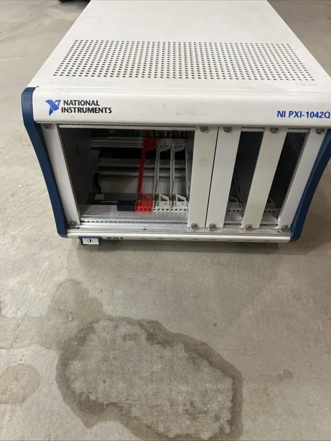 Шасси National Instruments NI PXI-1042Q Quiet 8-Slot 3U PXI Chassis