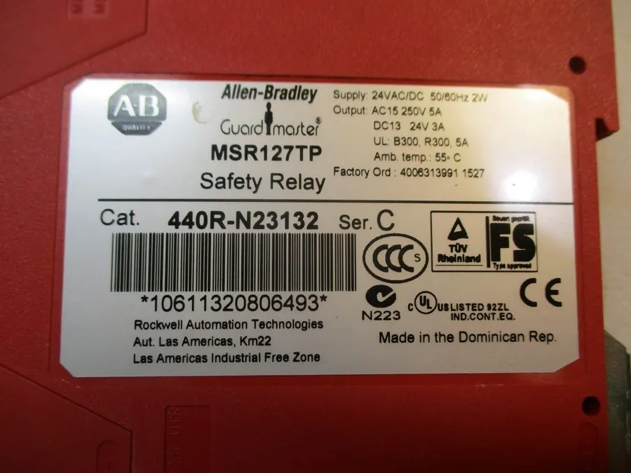 Реле безопасности ALLEN BRADLEY GUARDMASTER SAFETY RELAYS 700S-CF620EJC 100S-C09