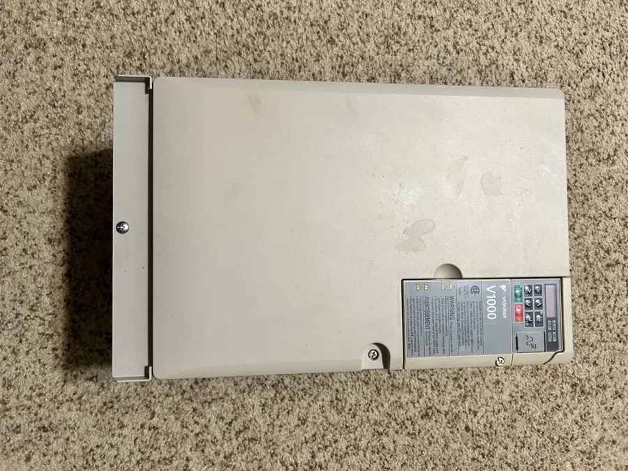 Частотный преобразователь Yaskawa CIMR-VU2A0069FAA AC Drive V1000 240 VAC 25 HP — фото лота 1